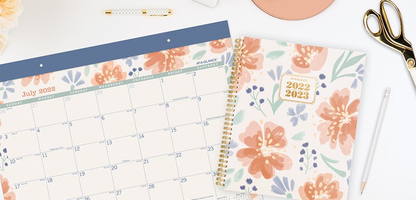 2022-2023 Badge Collection Floral Planner and Deskpad