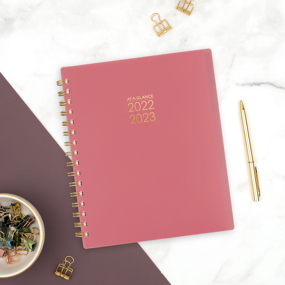 The AT-A-GLANCE Guide to Academic Year Planning and Notetaking...